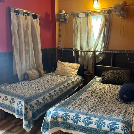 Calcutta Backpackers Homestay- For Travellers And Backpackers Exterior photo