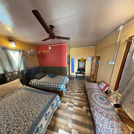 Calcutta Backpackers Homestay- For Travellers And Backpackers Exterior photo