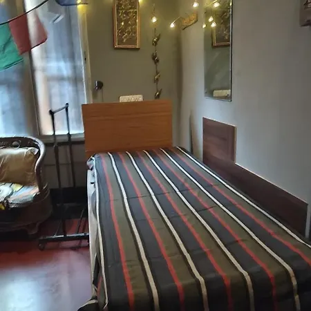 Calcutta Backpackers Homestay- For Travellers And Backpackers Exterior photo